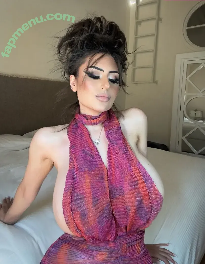 Chiaramazzola90 nude photo #0020 (Chiaramazzola90)