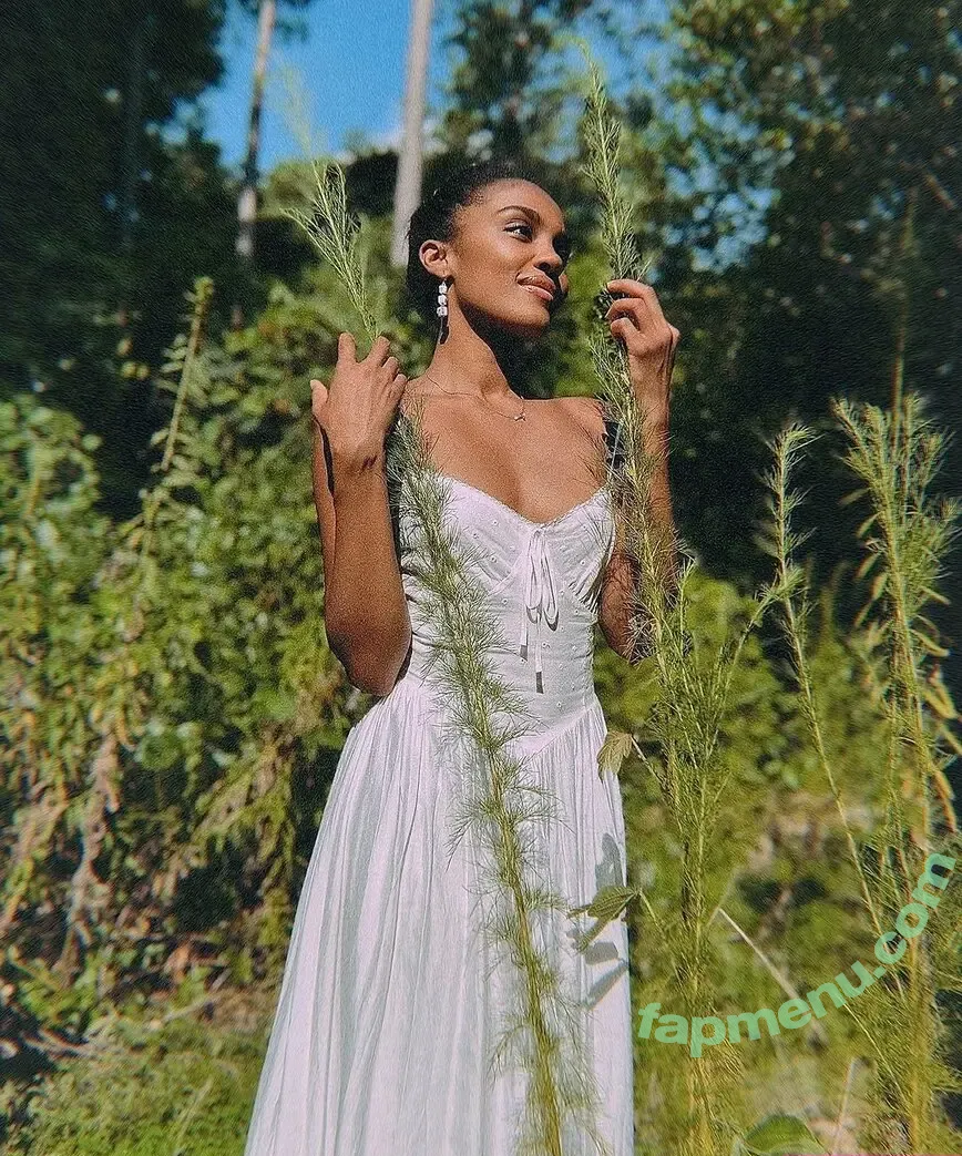 China Anne McClain nude photo #0081 (chinamcclain)