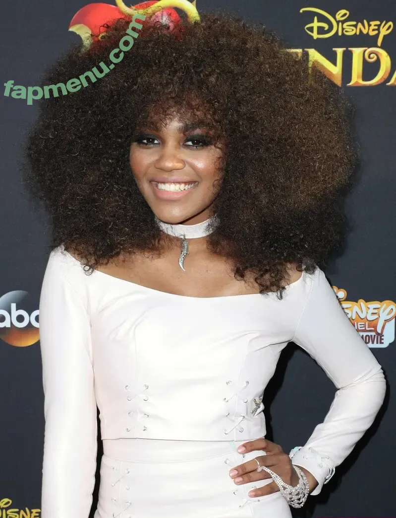 China Anne McClain nude photo #0108 (chinamcclain)