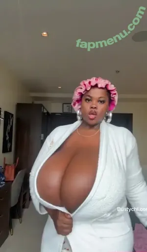 Chioma Lovv / chiomalovv nude photo #0734