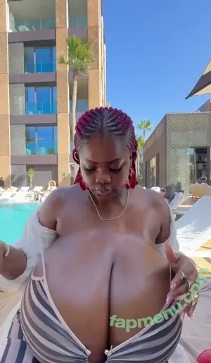 Chioma Lovv / chiomalovv nude photo #0808