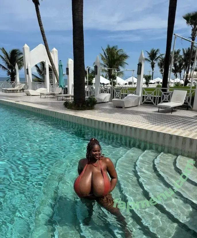 Chioma Lovv nude photo #0851 (chiomalovv)