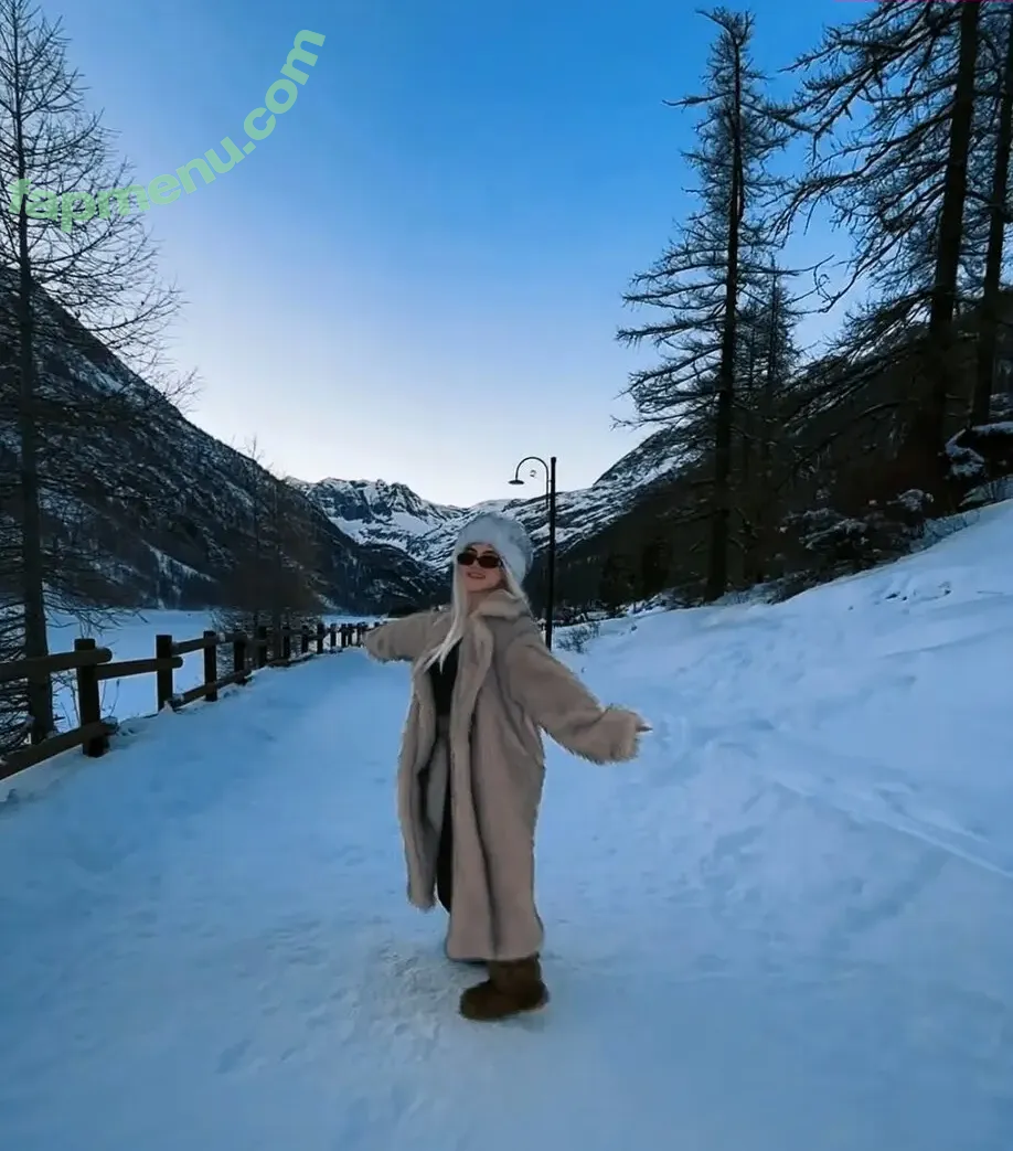 Chiri_francesca nude photo #0114 (Chirifrancesca1 / chiri.francesca_ / chirifrancesca)