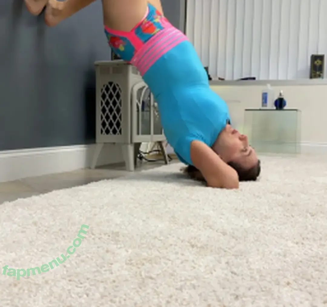 Chiropractor nude photo #0070 (Brenda Mondragon)