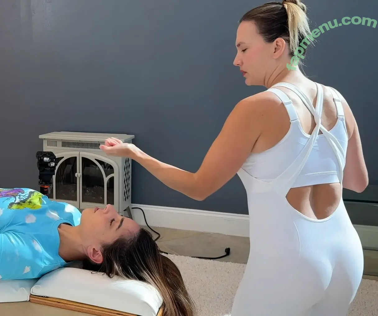 Chiropractor nude photo #0088 (Brenda Mondragon)