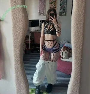 Chisainamii nude photo #0010