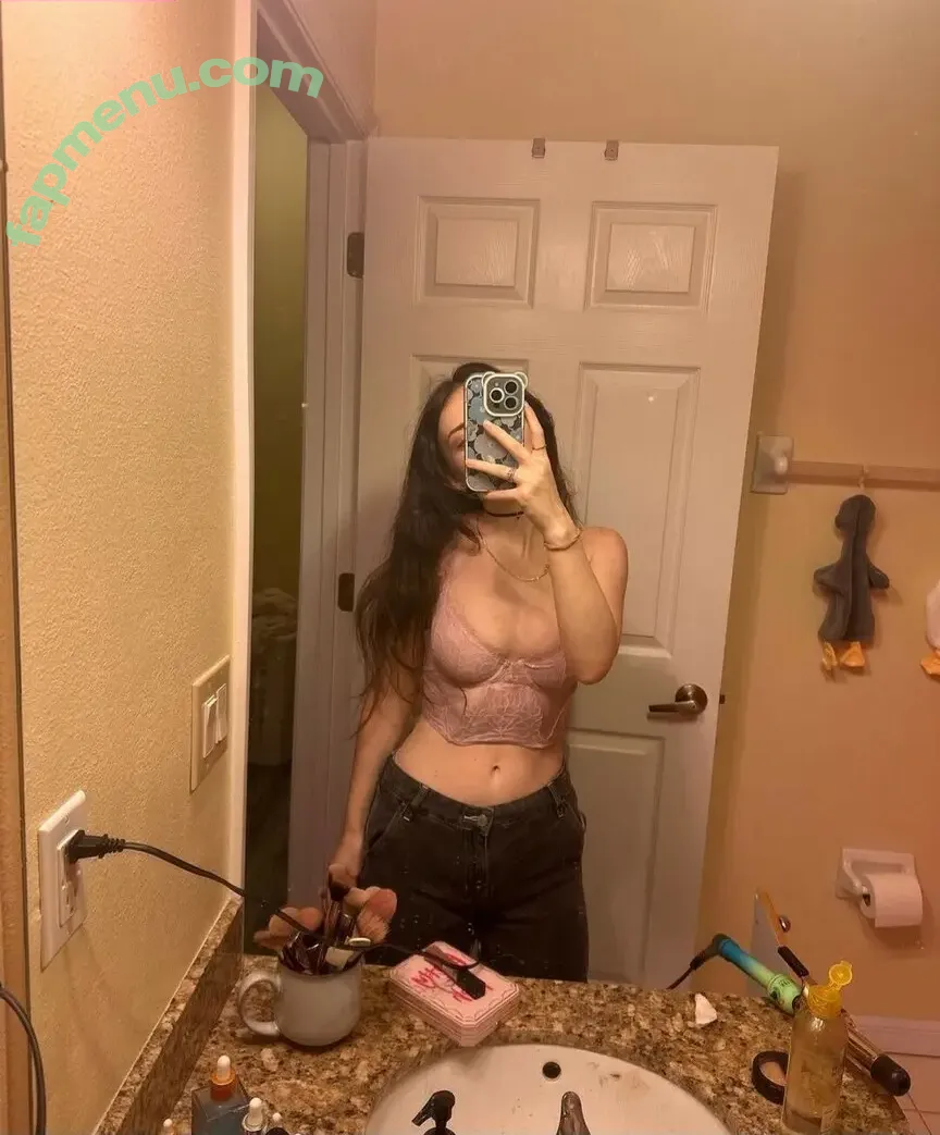 Chisainamii nude photo #0003 (Chisainamii)