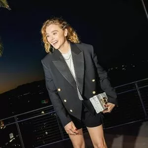 Chloë Grace Moretz / chloegmoretz nude photo #0078