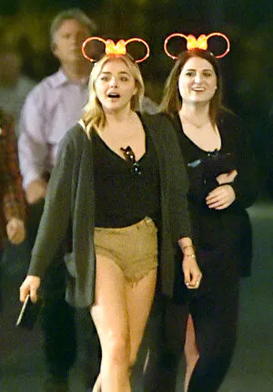 Chloë Grace Moretz / chloegmoretz nude photo #0086