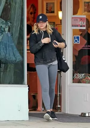 Chloë Grace Moretz / chloegmoretz nude photo #0100