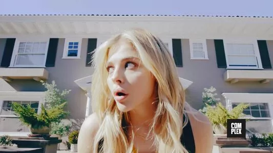 Chloë Grace Moretz / chloegmoretz nude photo #0160