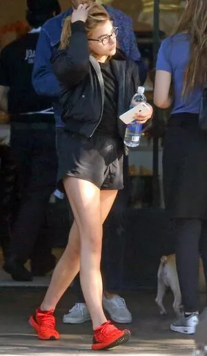 Chloë Grace Moretz / chloegmoretz nude photo #0193