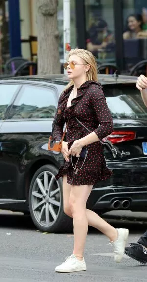 Chloë Grace Moretz / chloegmoretz nude photo #0238