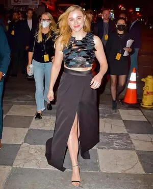 Chloë Grace Moretz / chloegmoretz nude photo #0338