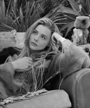 Chloë Grace Moretz / chloegmoretz nude photo #0352