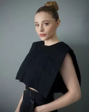 Chloë Grace Moretz / chloegmoretz nude photo #0364