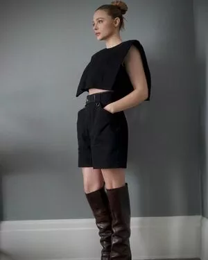 Chloë Grace Moretz / chloegmoretz nude photo #0365