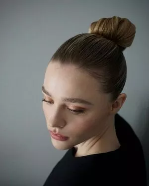 Chloë Grace Moretz / chloegmoretz nude photo #0366