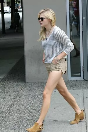Chloë Grace Moretz / chloegmoretz nude photo #0380