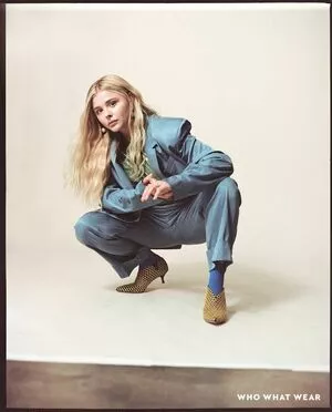 Chloë Grace Moretz / chloegmoretz nude photo #0404