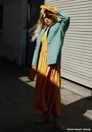 Chloë Grace Moretz / chloegmoretz nude photo #0405