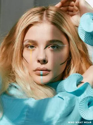 Chloë Grace Moretz / chloegmoretz nude photo #0410