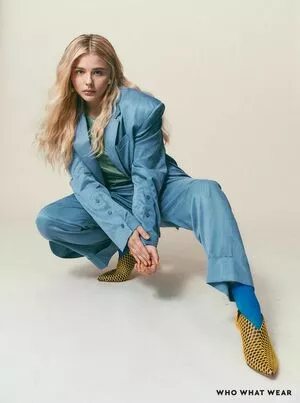 Chloë Grace Moretz / chloegmoretz nude photo #0416