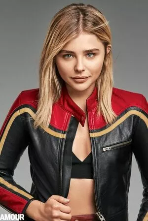 Chloë Grace Moretz / chloegmoretz nude photo #0419