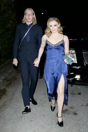 Chloë Grace Moretz / chloegmoretz nude photo #0457