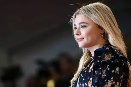Chloë Grace Moretz / chloegmoretz nude photo #0480
