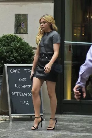 Chloë Grace Moretz / chloegmoretz nude photo #0559