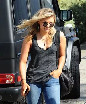 Chloë Grace Moretz / chloegmoretz nude photo #0574