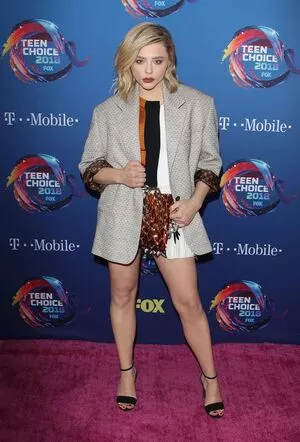 Chloë Grace Moretz / chloegmoretz nude photo #0601