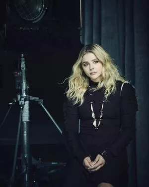 Chloë Grace Moretz / chloegmoretz nude photo #0603