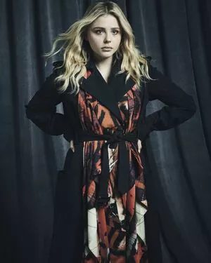 Chloë Grace Moretz / chloegmoretz nude photo #0609