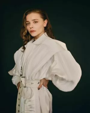 Chloë Grace Moretz / chloegmoretz nude photo #0612