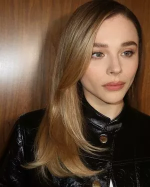 Chloë Grace Moretz / chloegmoretz nude photo #0633