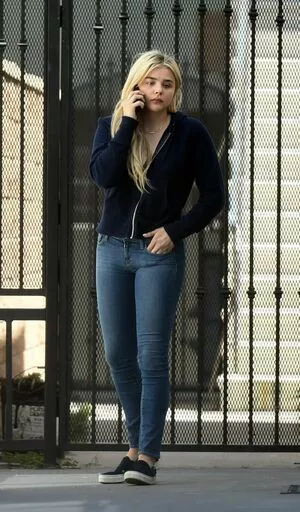 Chloë Grace Moretz / chloegmoretz nude photo #0723