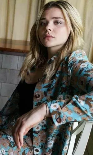 Chloë Grace Moretz / chloegmoretz nude photo #0729