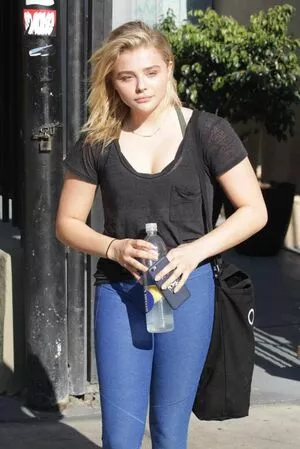 Chloë Grace Moretz / chloegmoretz nude photo #0758