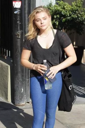 Chloë Grace Moretz / chloegmoretz nude photo #0760