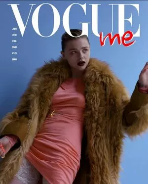 Chloë Grace Moretz / chloegmoretz nude photo #0786