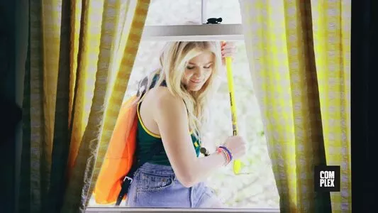Chloë Grace Moretz / chloegmoretz nude photo #0823