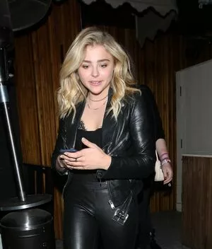 Chloë Grace Moretz / chloegmoretz nude photo #0854