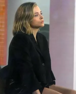 Chloë Grace Moretz / chloegmoretz nude photo #0896
