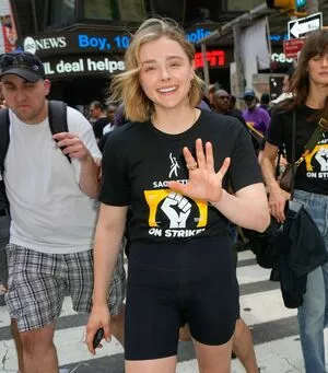 Chloë Grace Moretz / chloegmoretz nude photo #0951