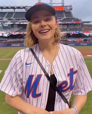 Chloë Grace Moretz / chloegmoretz nude photo #0960