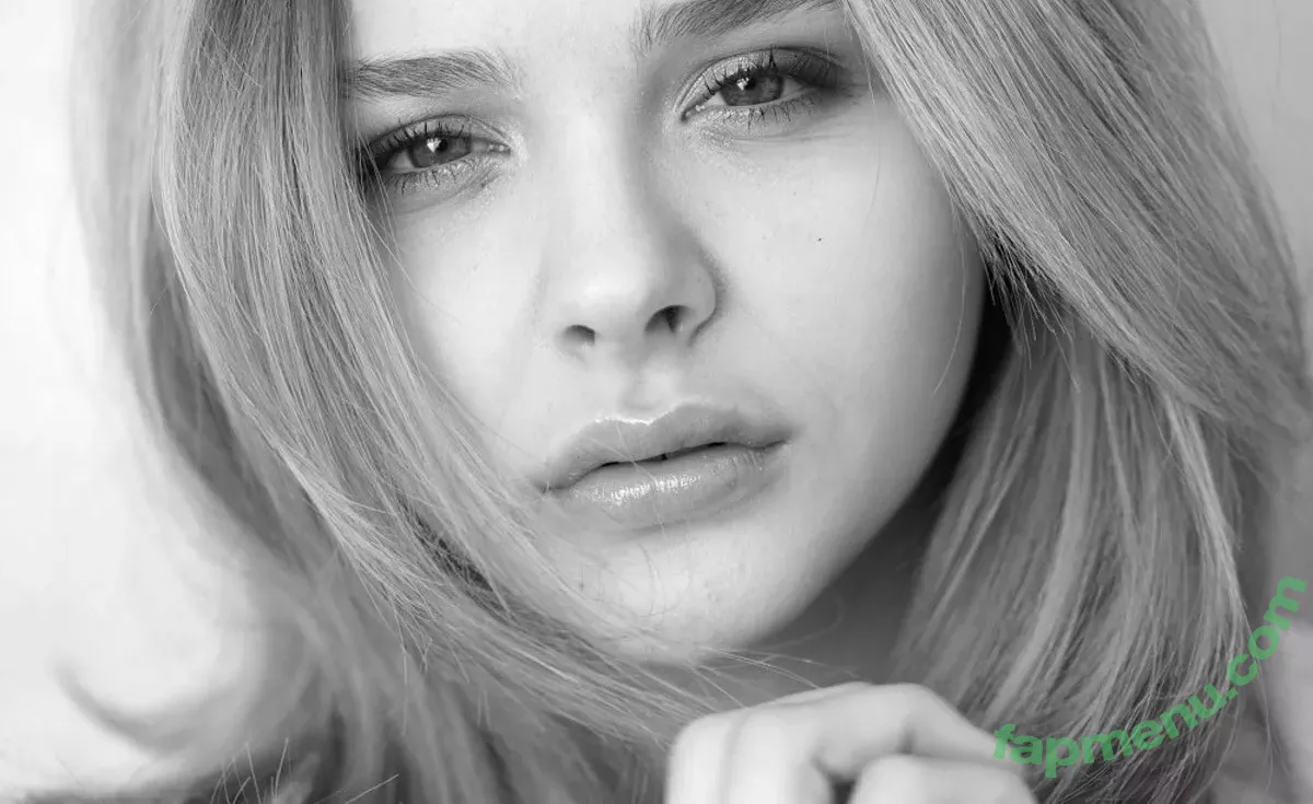 Chloë Grace Moretz nude photo #0105 (chloegmoretz)