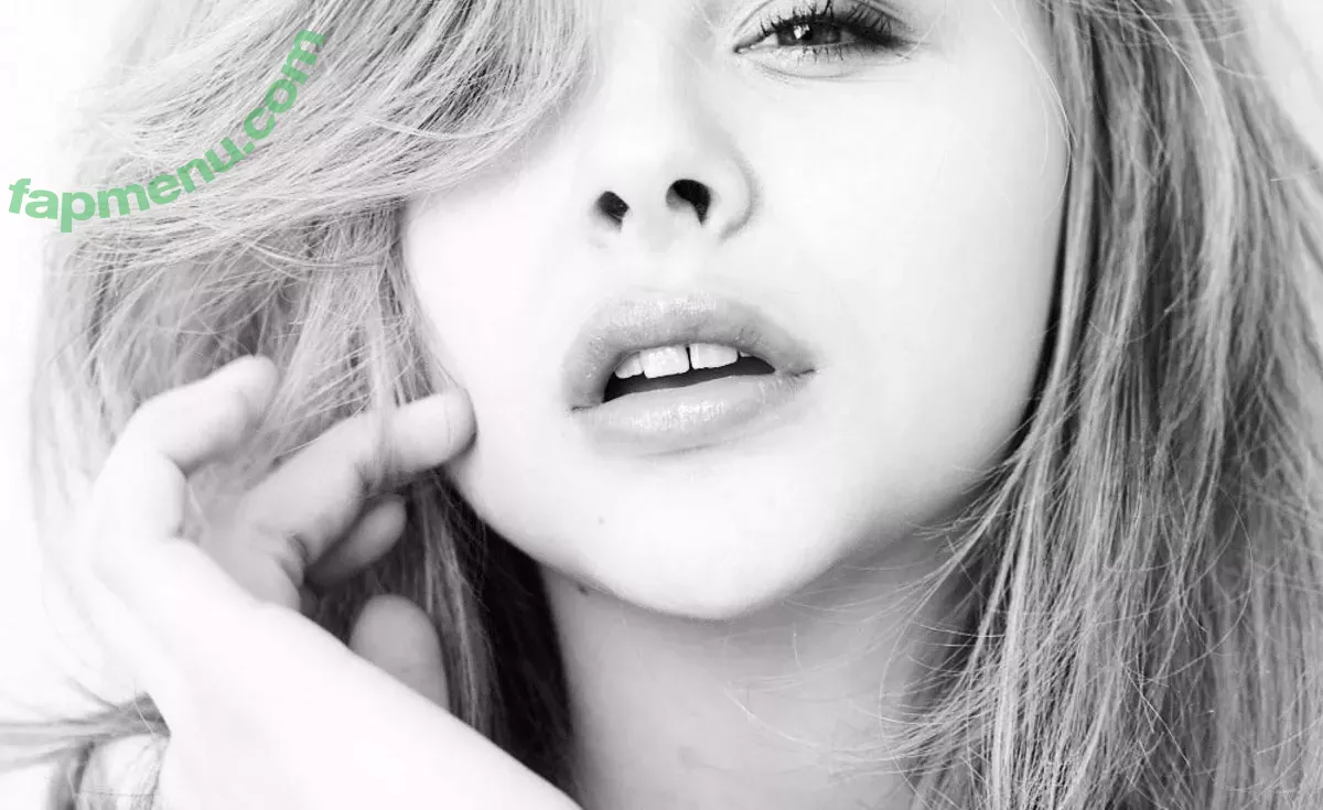 Chloë Grace Moretz nude photo #0110 (chloegmoretz)