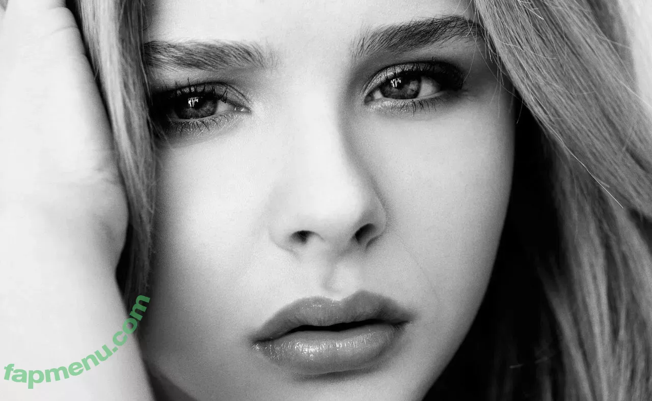Chloë Grace Moretz nude photo #0111 (chloegmoretz)